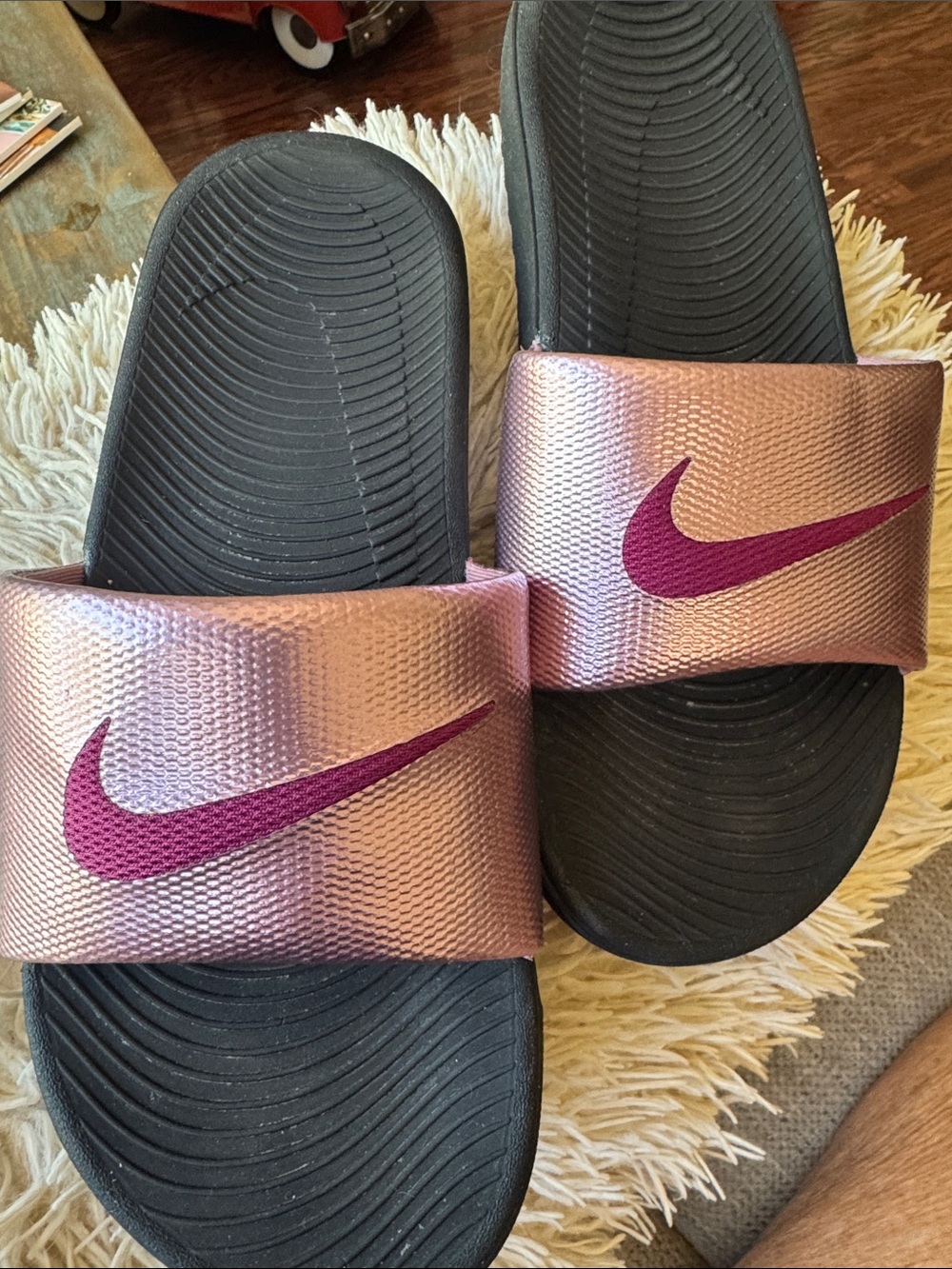 NIKE WOMEN SLIDES